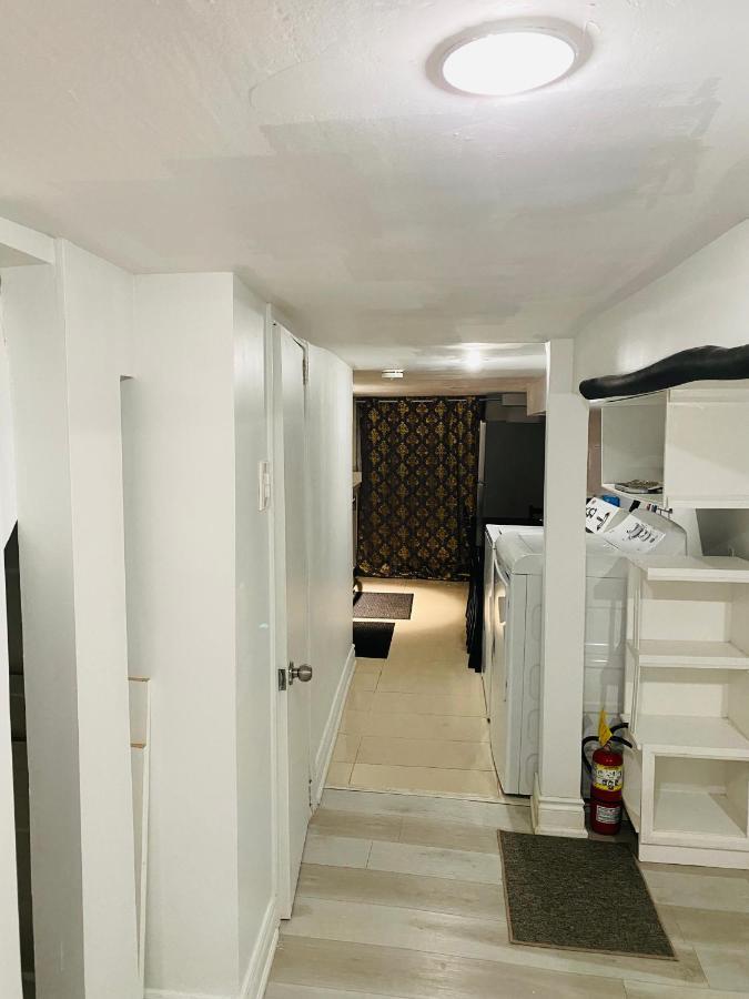 Lovely III 3 Bedrooms Apartment Space Share East York A Room Toronto Exterior photo