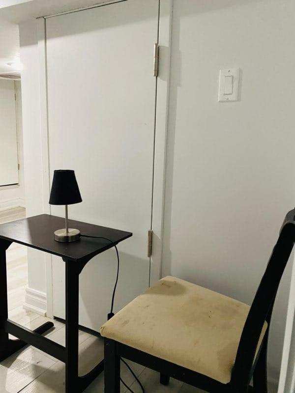 Lovely III 3 Bedrooms Apartment Space Share East York A Room Toronto Exterior photo