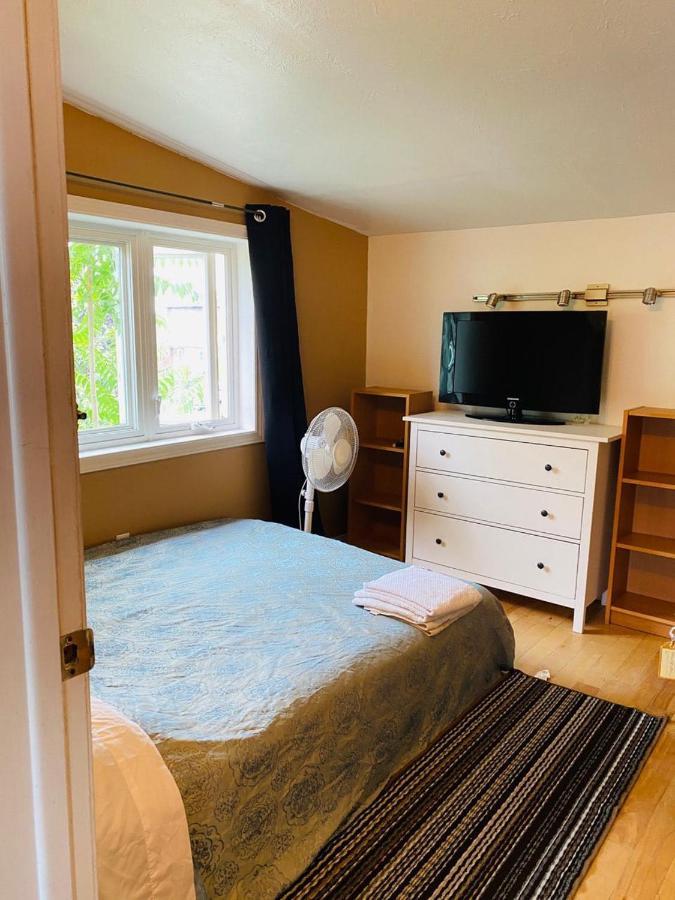 Lovely III 3 Bedrooms Apartment Space Share East York A Room Toronto Exterior photo