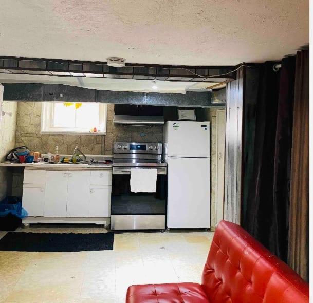 Lovely III 3 Bedrooms Apartment Space Share East York A Room Toronto Exterior photo