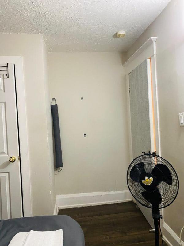 Lovely III 3 Bedrooms Apartment Space Share East York A Room Toronto Exterior photo