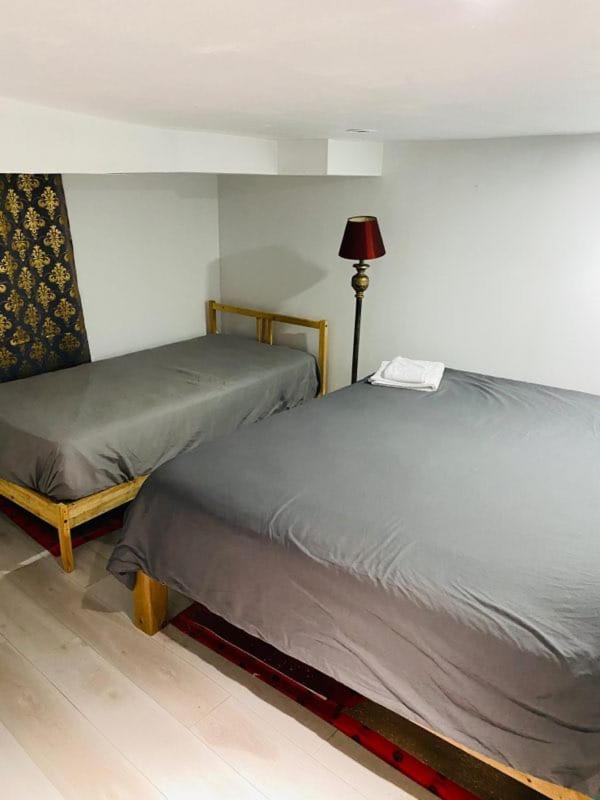Lovely III 3 Bedrooms Apartment Space Share East York A Room Toronto Exterior photo