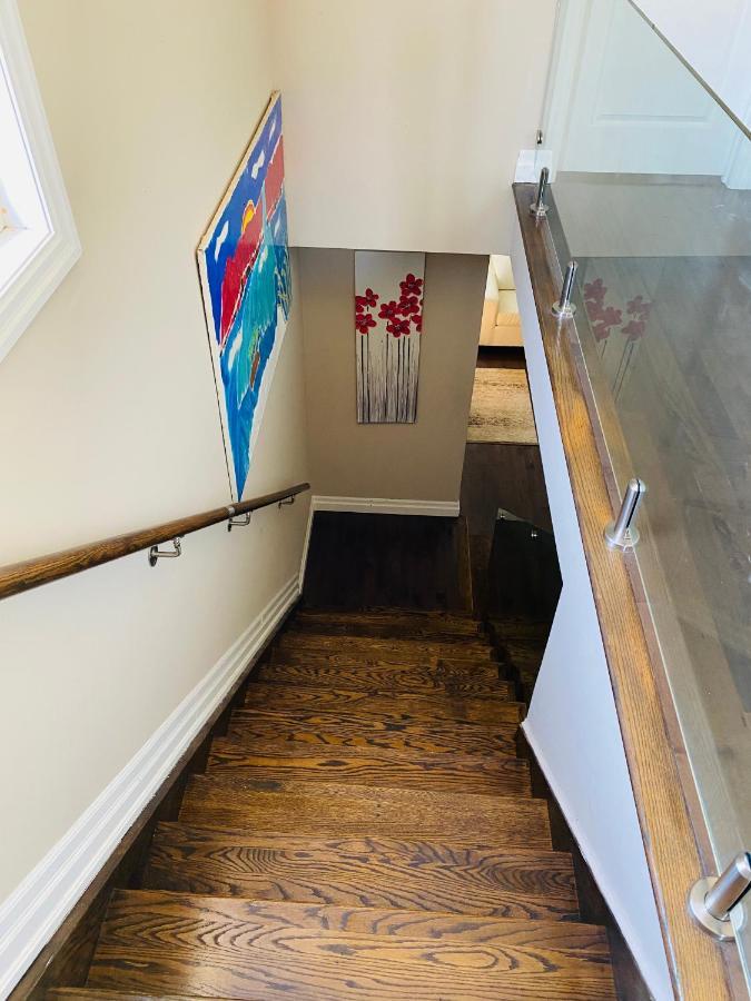 Lovely III 3 Bedrooms Apartment Space Share East York A Room Toronto Exterior photo